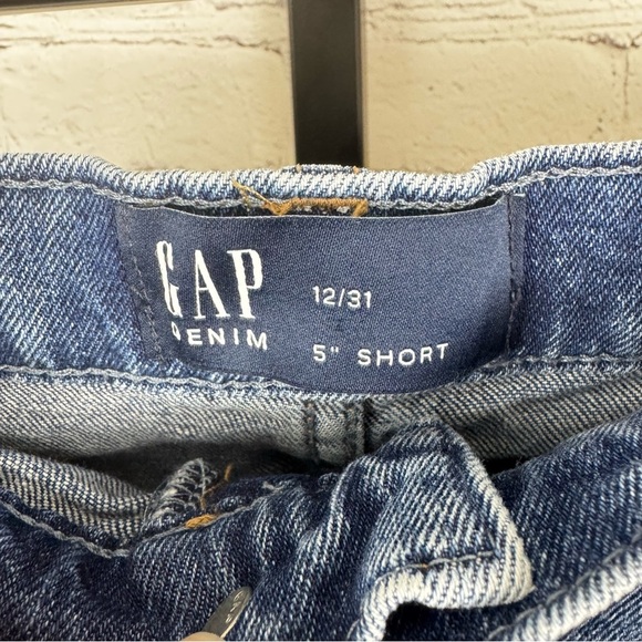Gap Denim 5” Shorts Distressed Red Bandanna Size 12 - Picture 5 of 5